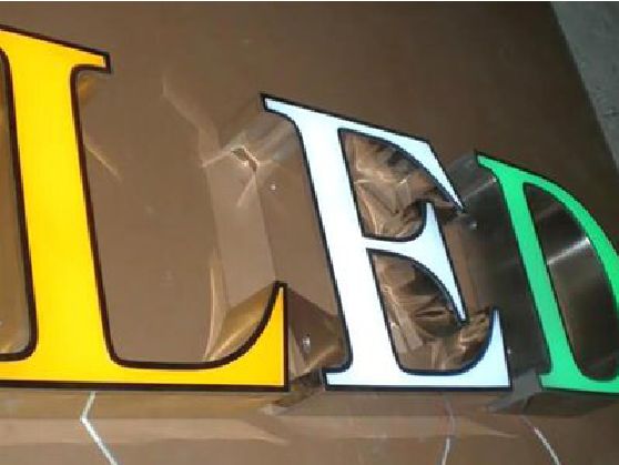 长葛介绍LED招牌的基础知识。